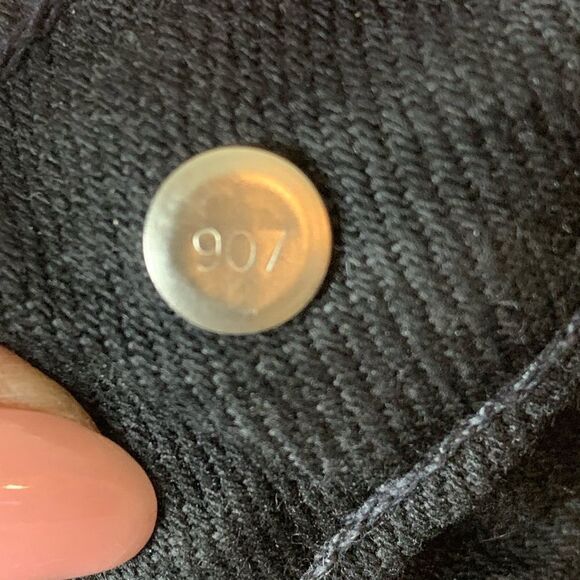 Vintage Levi’s 950 Relaxed Fit High Rise Denim Shorts Orange Tab - Picture 5 of 9